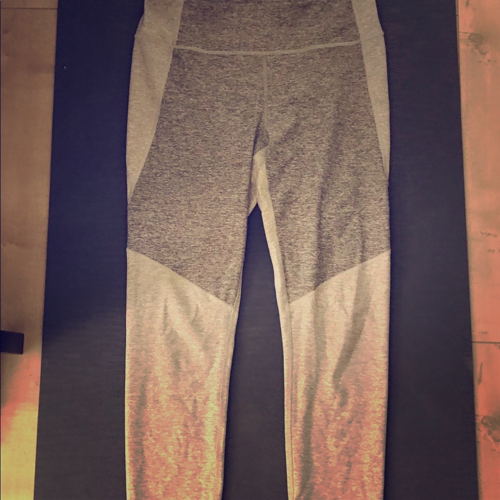 Outdoor Voices Two Tone leggings